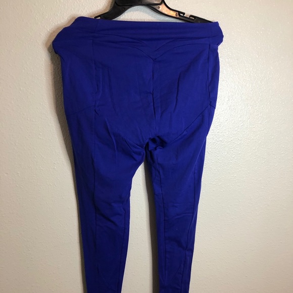 *SOLD* Gymshark Legacy leggings in Blue - Picture 3 of 4